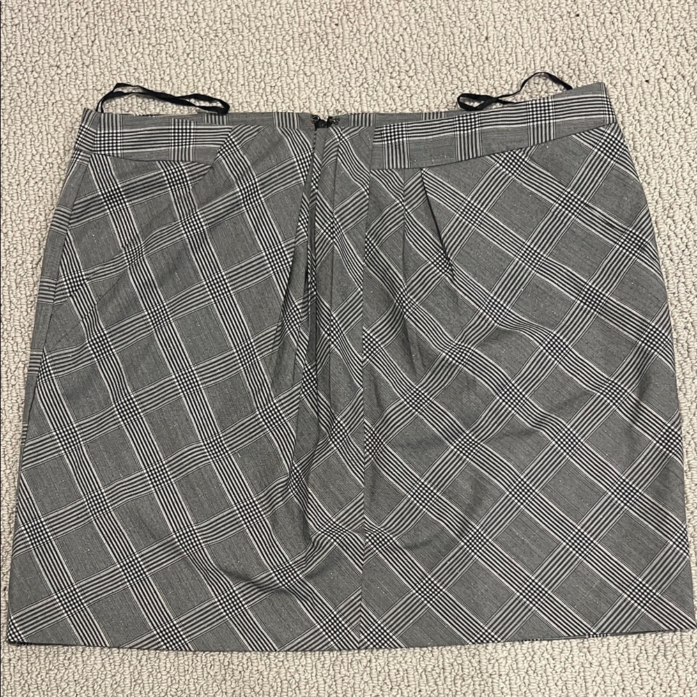 Anne Klein Black and White Plaid Mini Skirt